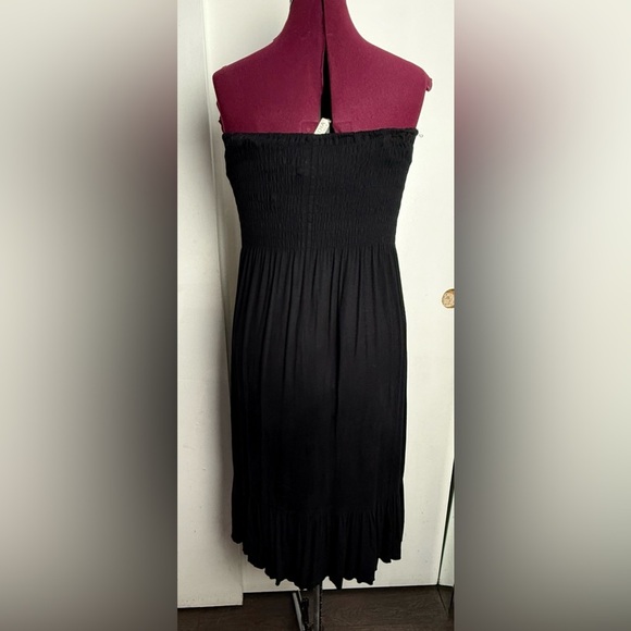 Elegant Black Strapless Dress - Picture 5 of 5